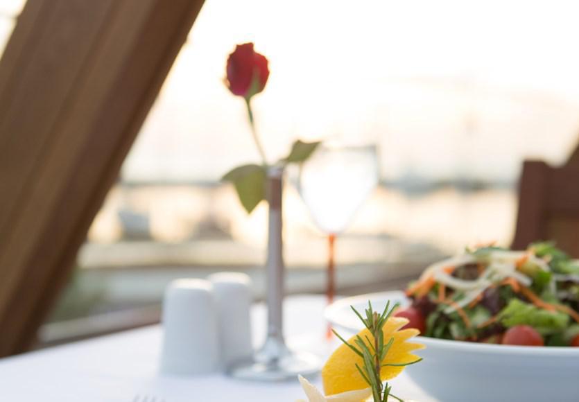Paloma Marina Suites - Adult Only 쿠사다시 외부 사진