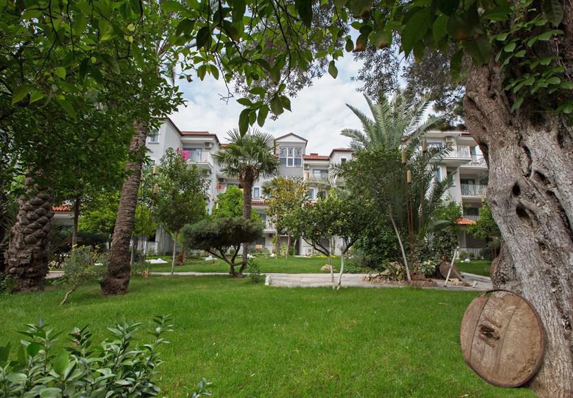 Paloma Marina Suites - Adult Only 쿠사다시 외부 사진