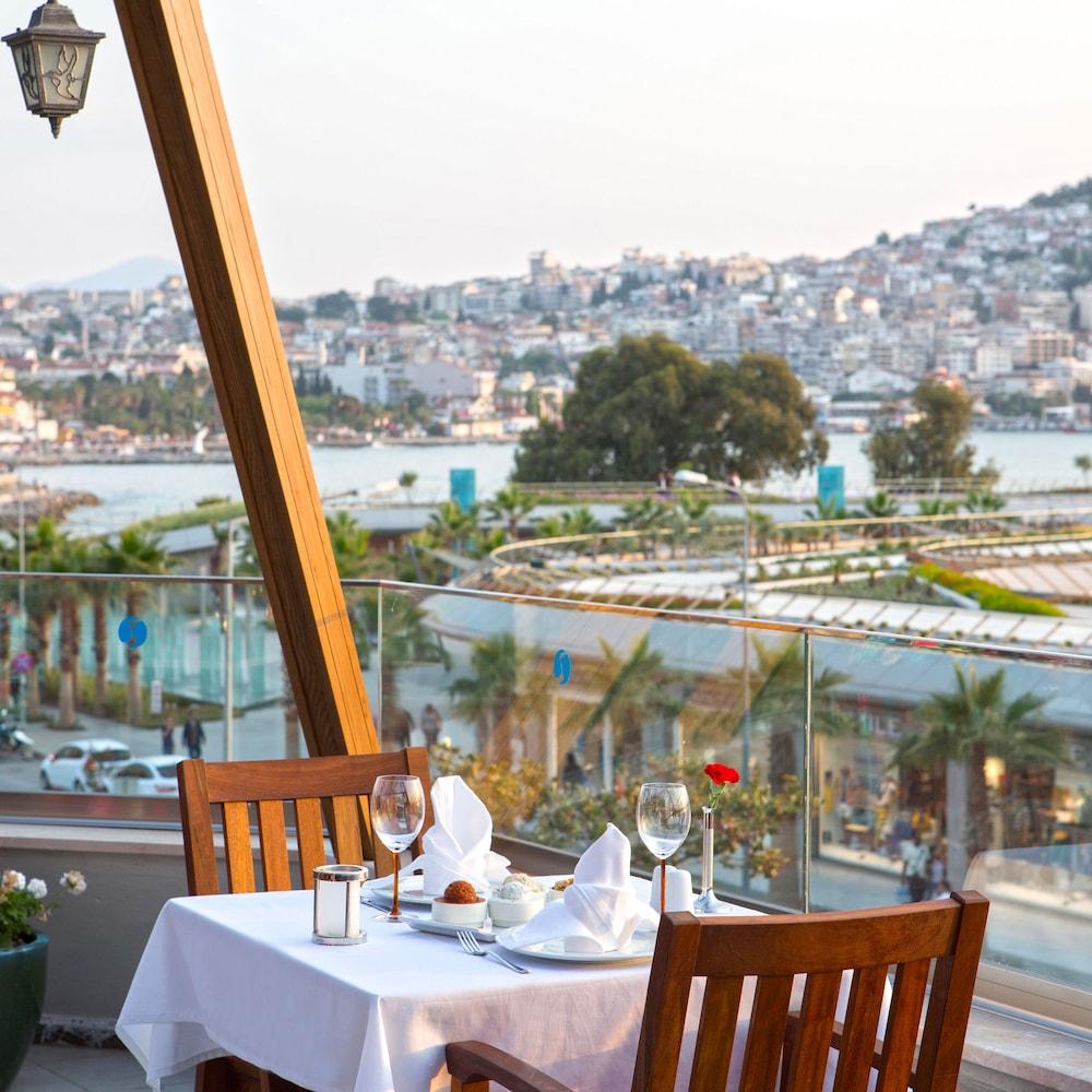 Paloma Marina Suites - Adult Only 쿠사다시 외부 사진