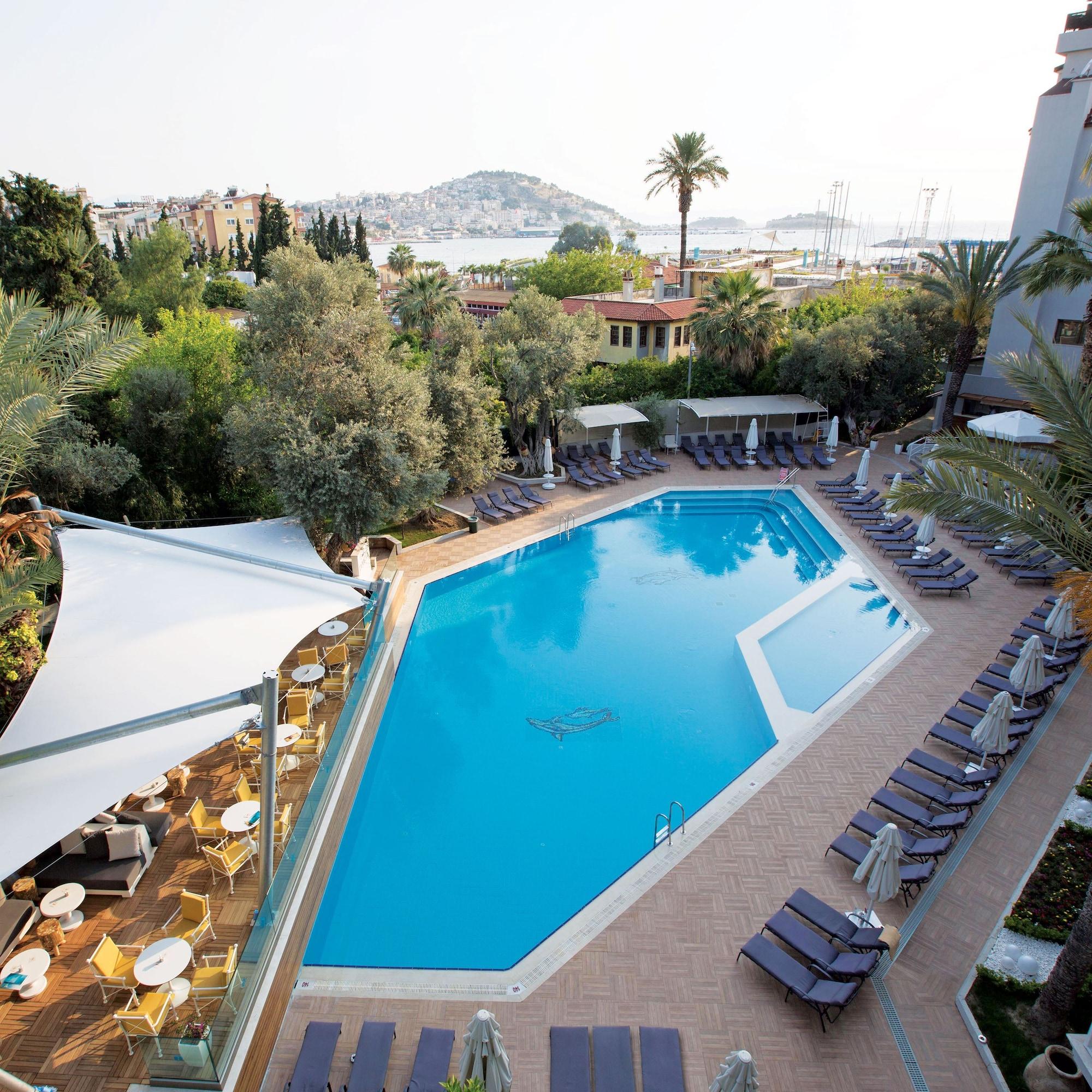 Paloma Marina Suites - Adult Only 쿠사다시 외부 사진