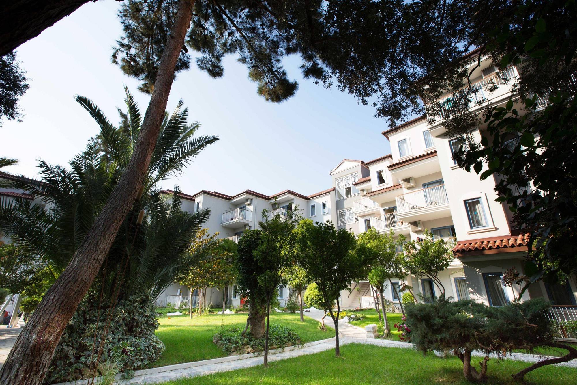 Paloma Marina Suites - Adult Only 쿠사다시 외부 사진
