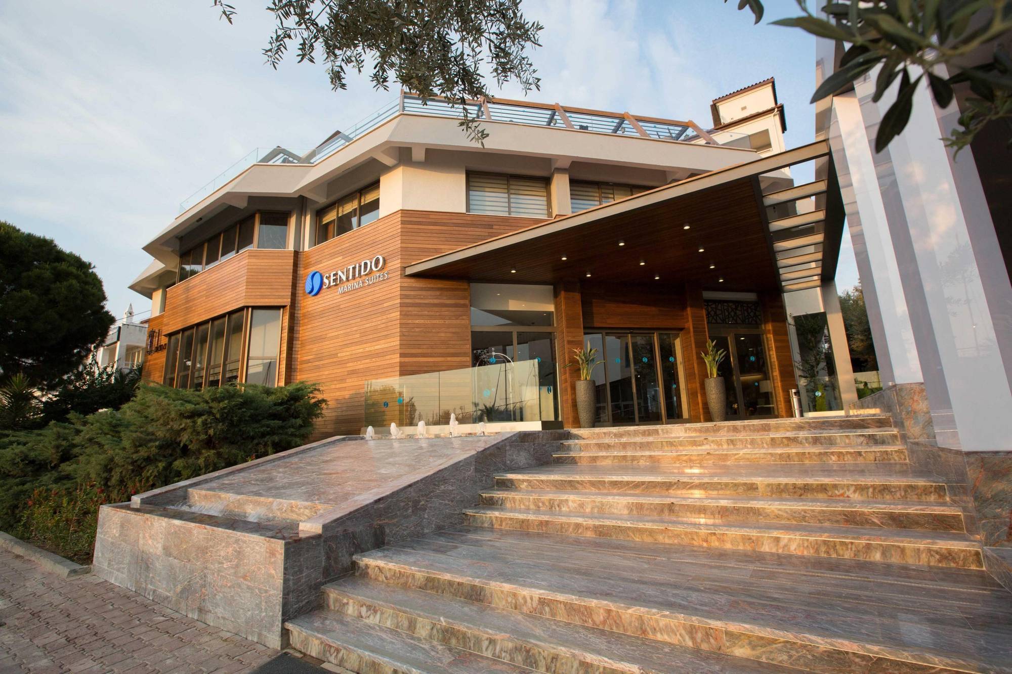 Paloma Marina Suites - Adult Only 쿠사다시 외부 사진