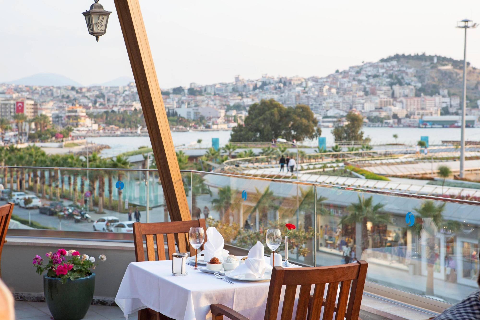 Paloma Marina Suites - Adult Only 쿠사다시 외부 사진