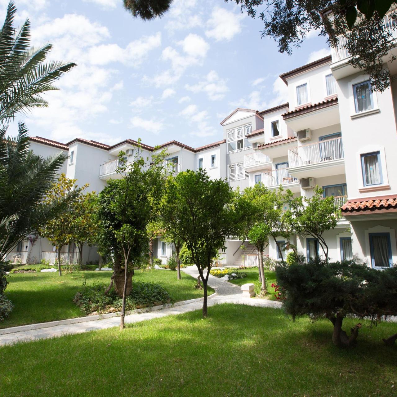 Paloma Marina Suites - Adult Only 쿠사다시 외부 사진