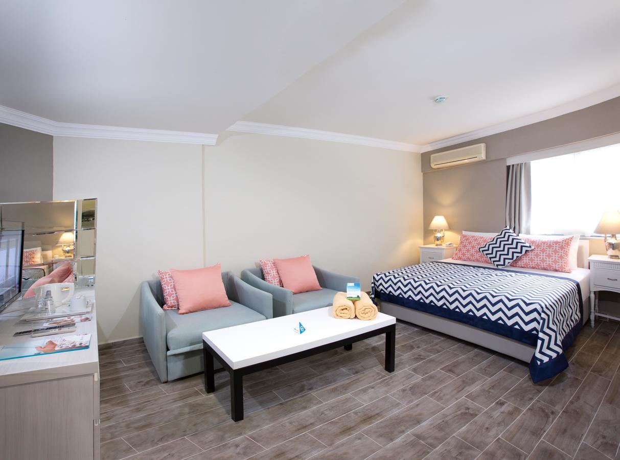 Paloma Marina Suites - Adult Only 쿠사다시 외부 사진