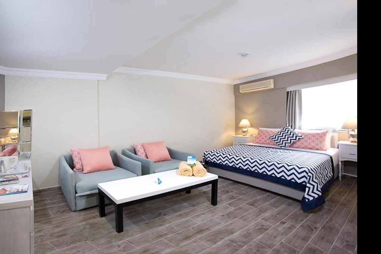 Paloma Marina Suites - Adult Only 쿠사다시 외부 사진