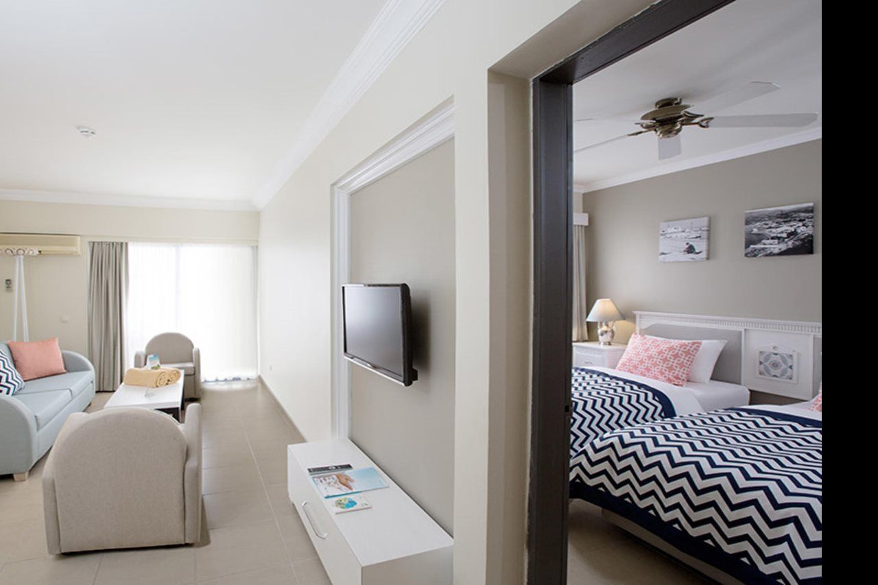 Paloma Marina Suites - Adult Only 쿠사다시 외부 사진